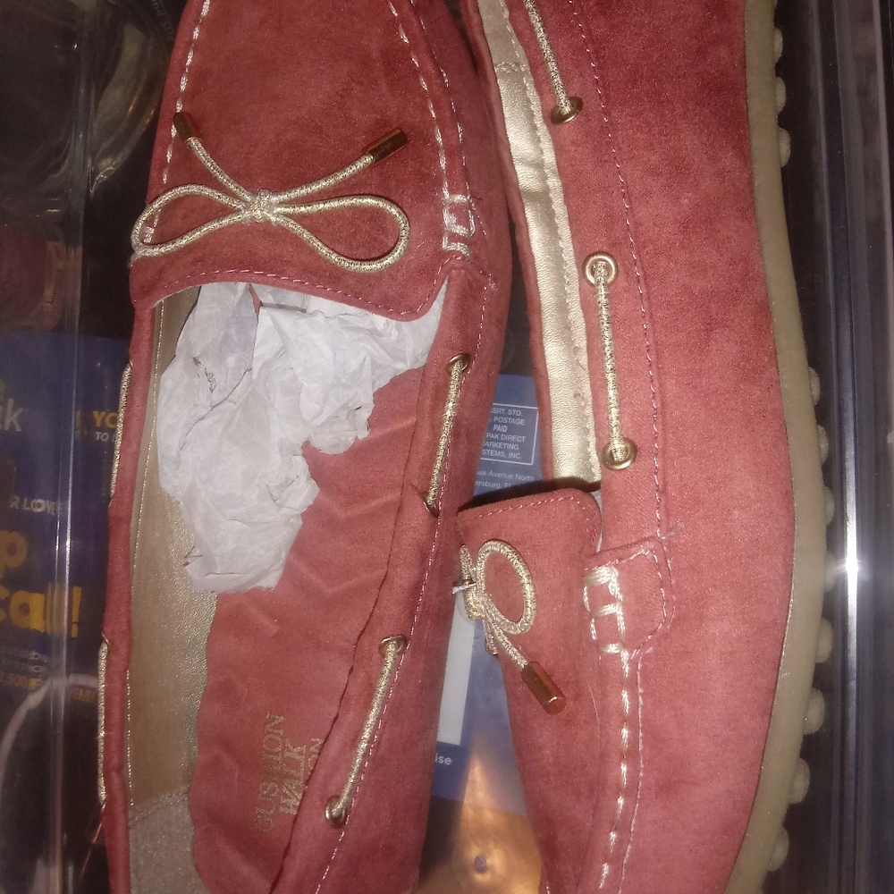 Shoes - Picture 4 of 4